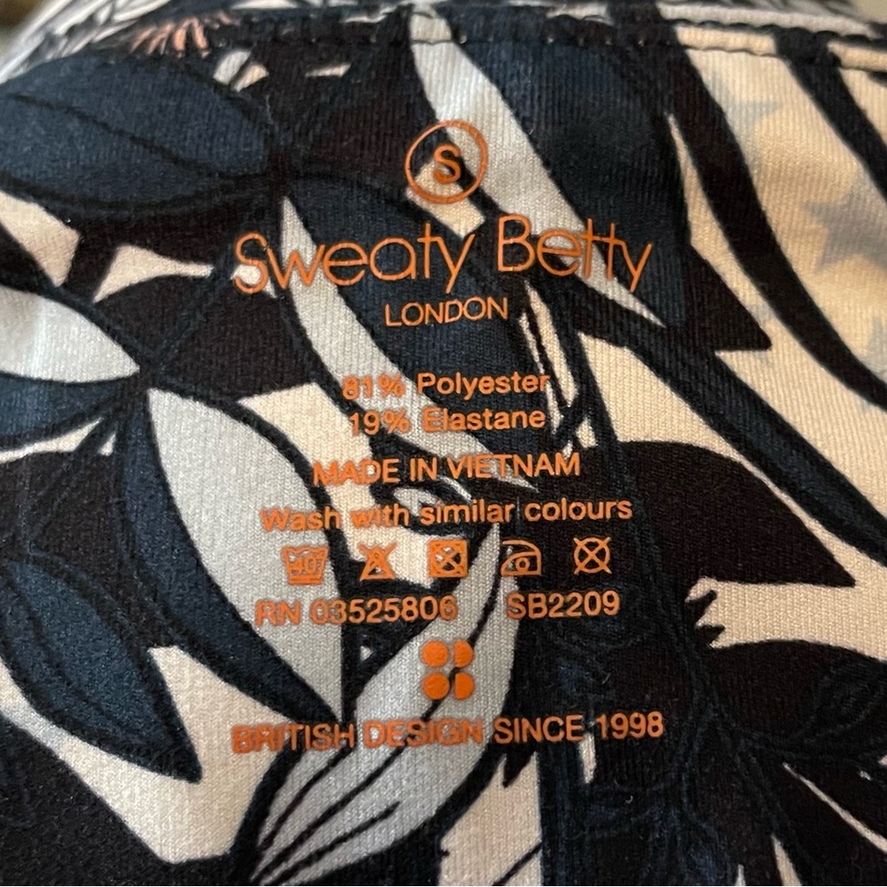 Sweaty Betty running crops. Excellent condition. Small. - Picture 3 of 11